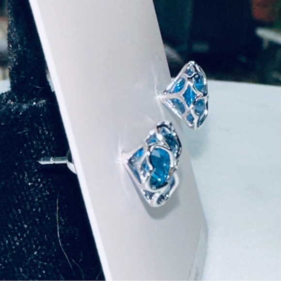 Kate Spade - Something Sparkly Spade stud earrings in silver/light sapph… - Picture 2 of 7